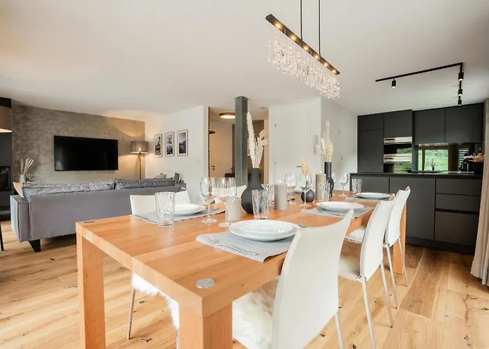 Zenith B By Homeflow 아파트 *